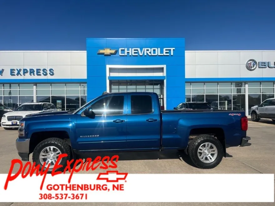 2017 Chevrolet Silverado 1500 LT photo 1