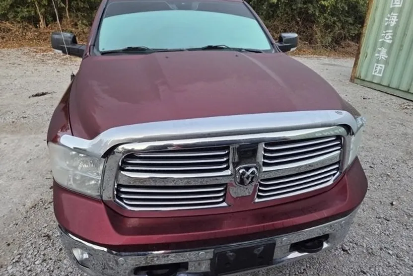2016 Ram 1500 SLT photo 1