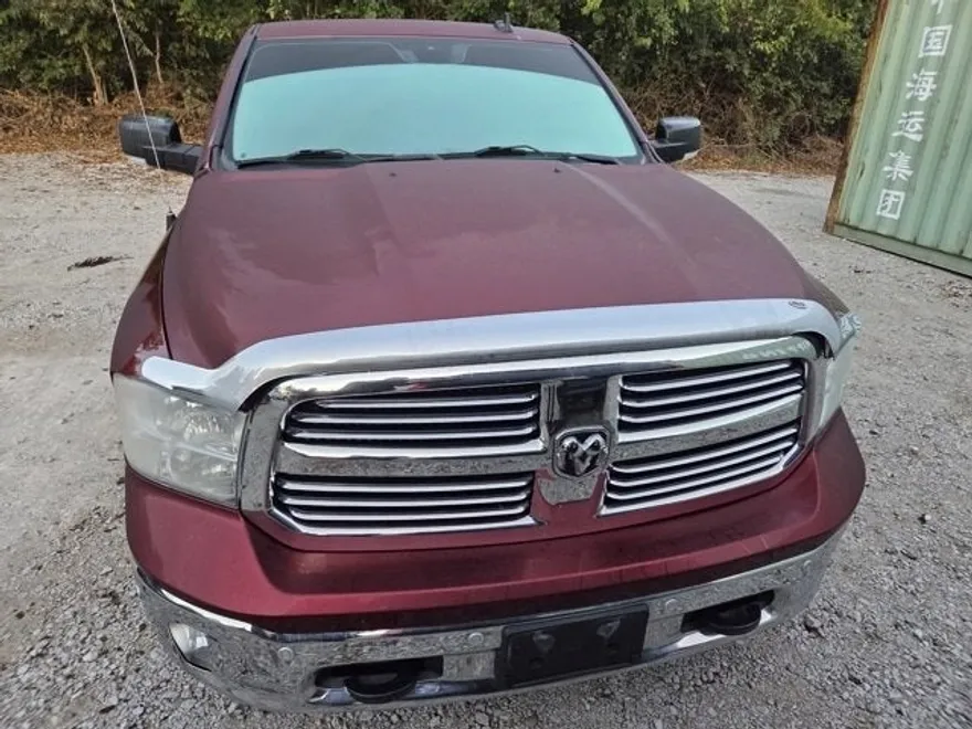 2016 Ram 1500 SLT photo 1