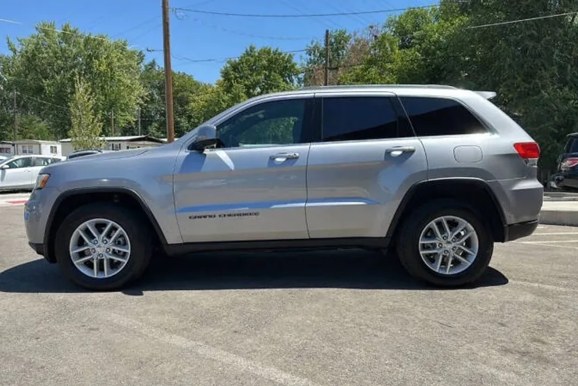 2018 Jeep Grand Cherokee Laredo E photo 1