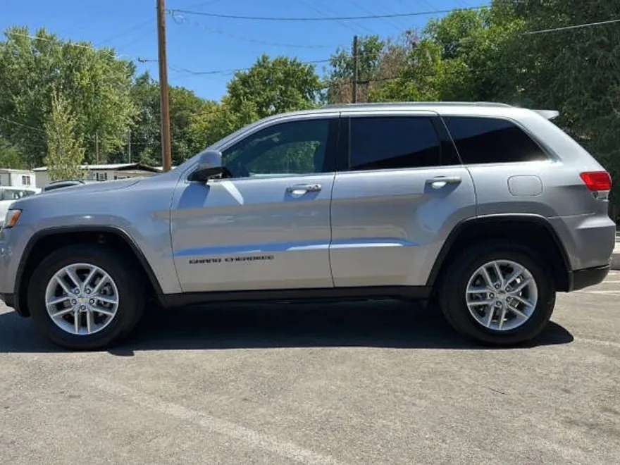 2018 Jeep Grand Cherokee Laredo E photo 1