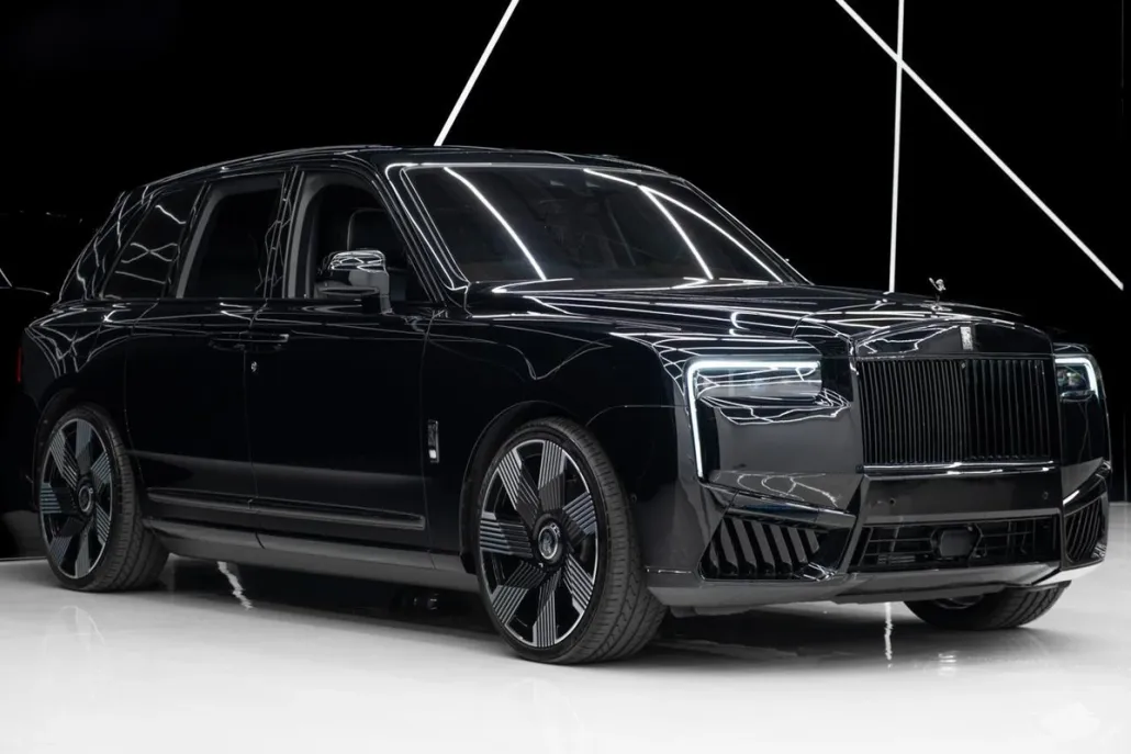 2020 Rolls Royce Cullinan Black Badge photo 1