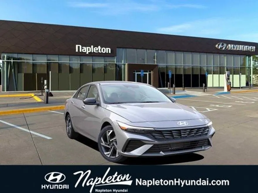 2025 Hyundai Elantra SEL Sport photo 1