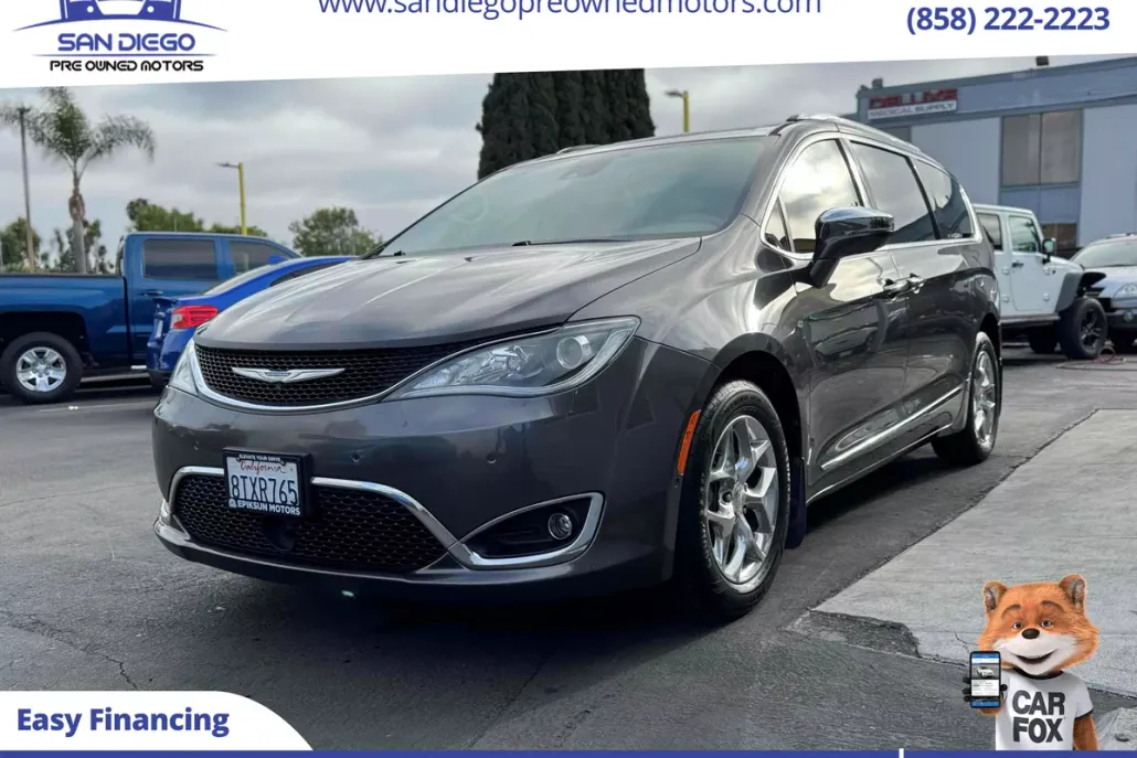 2017 Chrysler Pacifica Limited photo 1