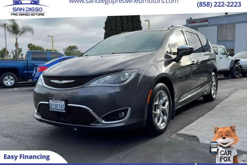 2017 Chrysler Pacifica Limited photo 1