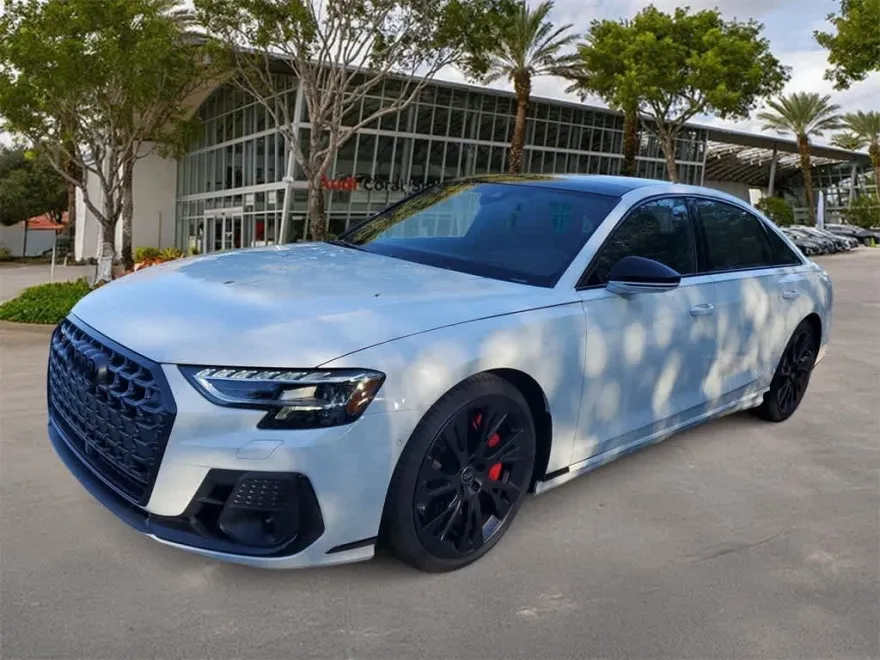 2025 Audi S8 4.0T photo 1