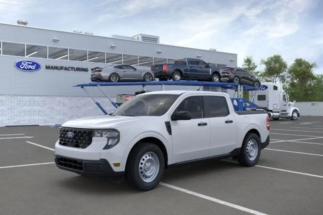 2025 Ford Maverick XL photo 1