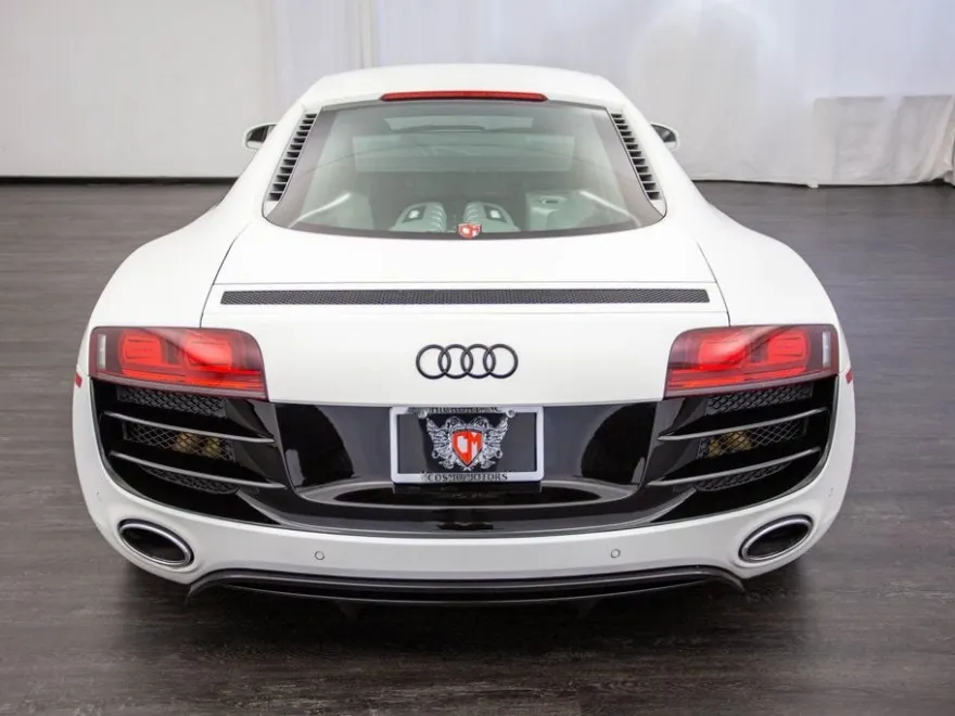 2011 Audi R8 5.2 photo 16