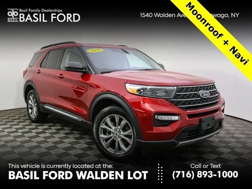 2023 Ford Explorer XLT photo 1