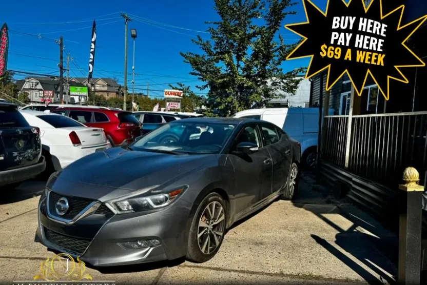 2018 Nissan Maxima SV photo 1