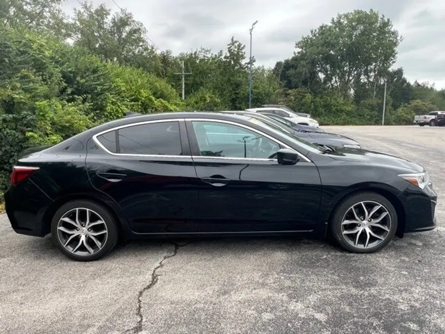 2019 Acura ILX Premium photo 1