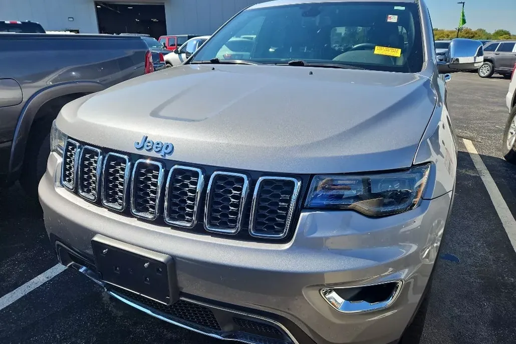 2019 Jeep Grand Cherokee Limited photo 1