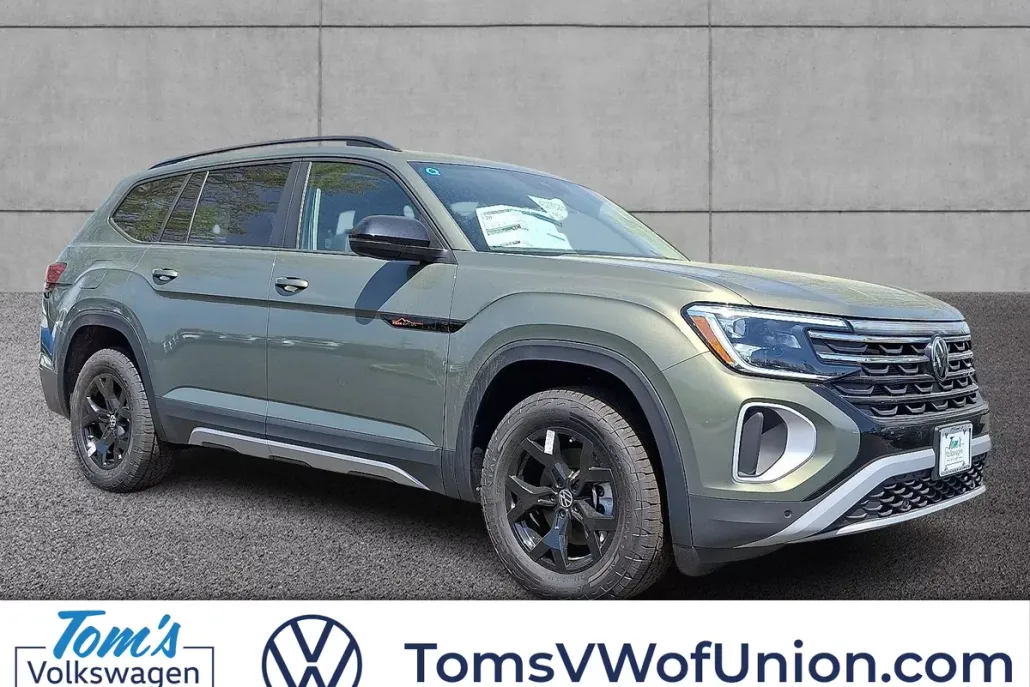 2025 Volkswagen Atlas Peak Edition SE photo 1