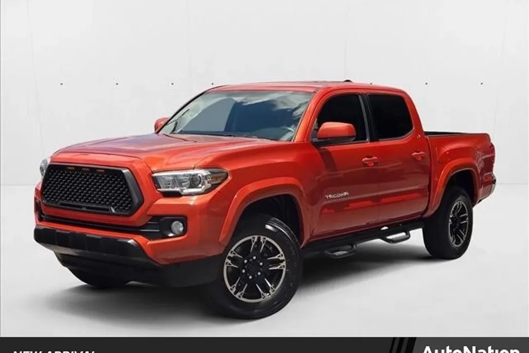 2017 Toyota Tacoma SR5 Double Cab V6 photo 1