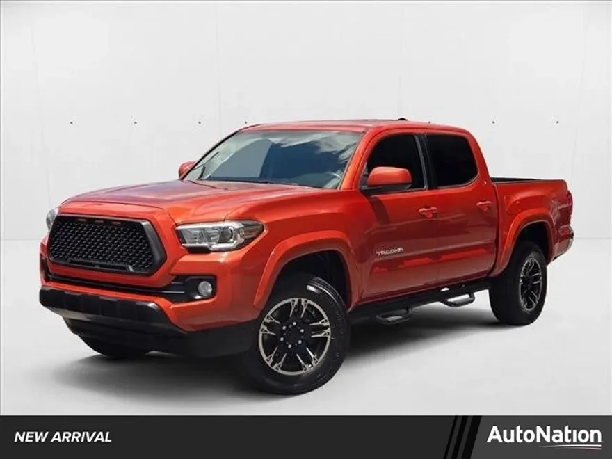2017 Toyota Tacoma SR5 Double Cab V6 photo 1
