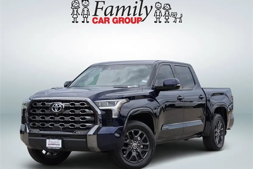 2022 Toyota Tundra Platinum photo 1