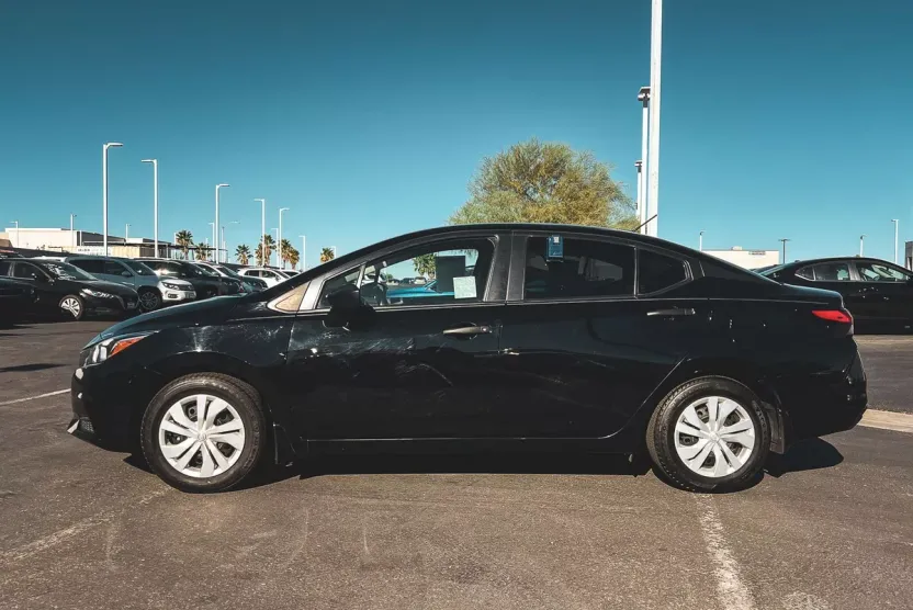 2022 Nissan Versa 1.6 S photo 1