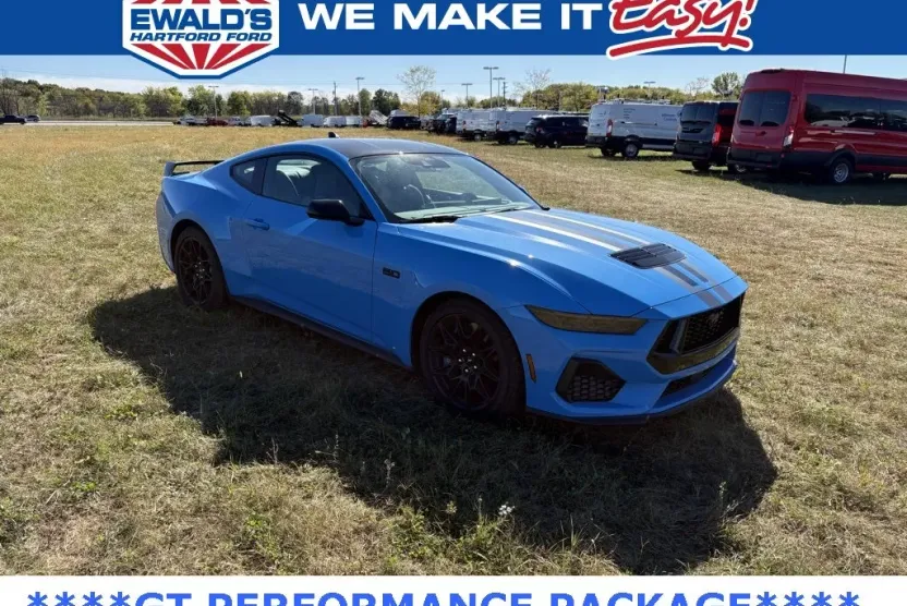 2024 Ford Mustang GT photo 1