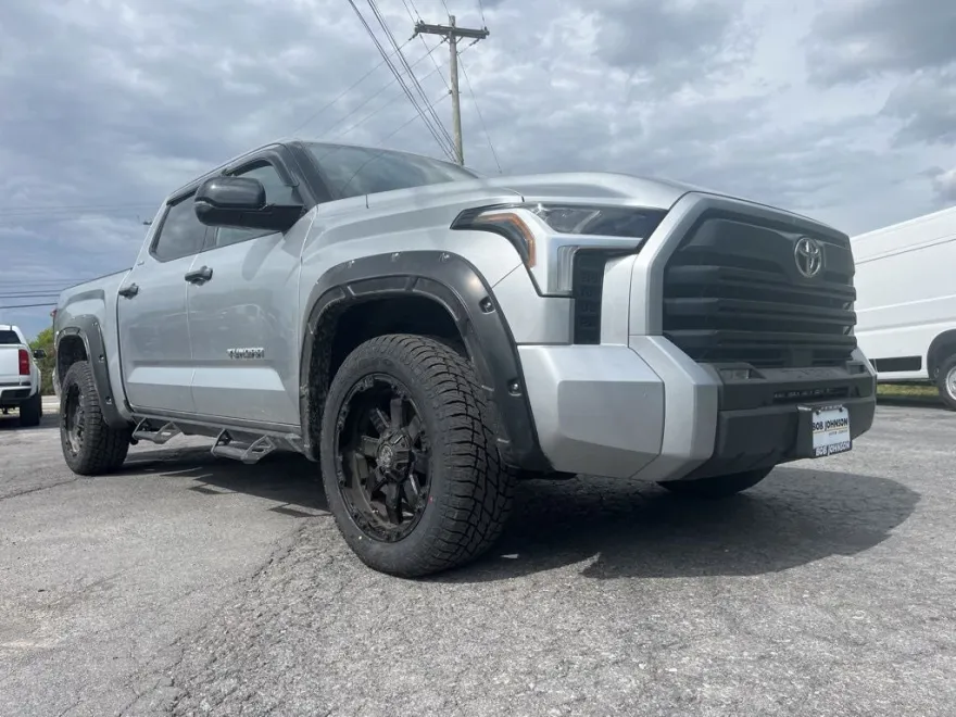 2022 Toyota Tundra SR5 photo 1
