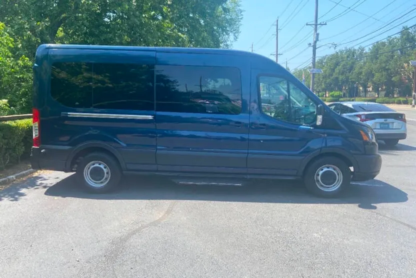 2018 Ford Transit XLT photo 1