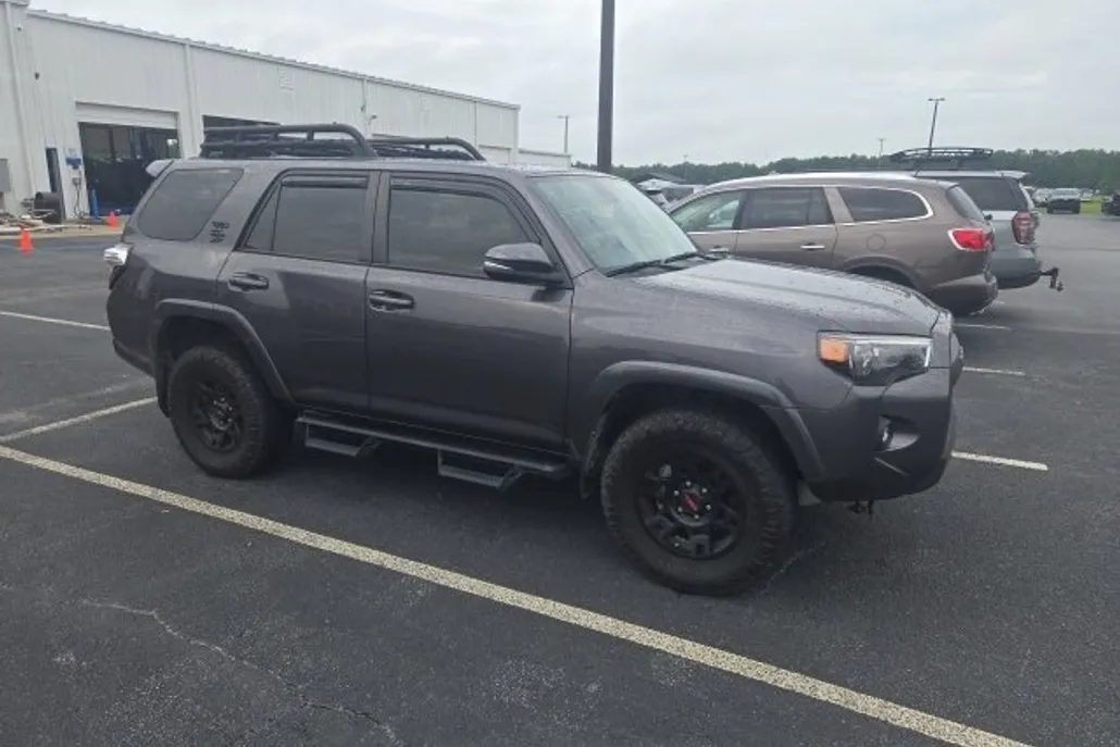 2022 Toyota 4Runner SR5 Premium photo 1