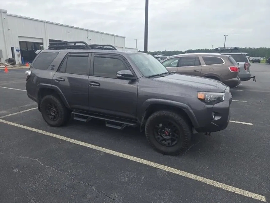 2022 Toyota 4Runner SR5 Premium photo 1