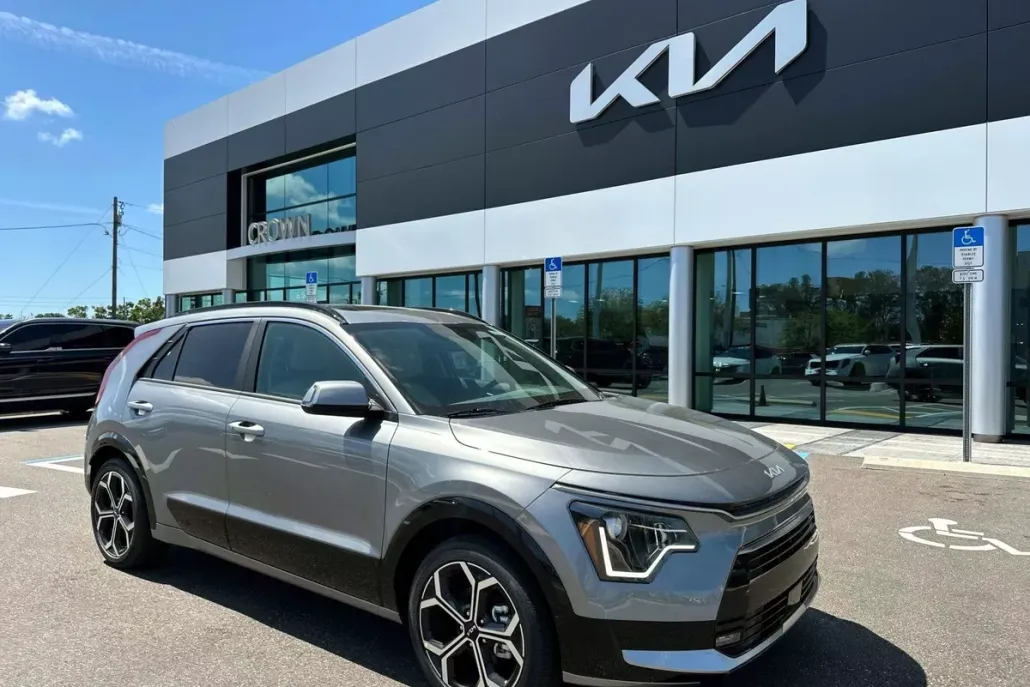 2025 Kia Niro EX Touring photo 1