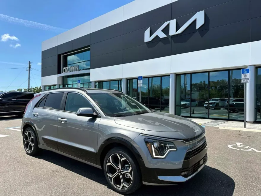 2025 Kia Niro EX Touring photo 1