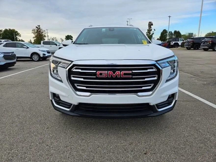 2024 Gmc Terrain SLT photo 1