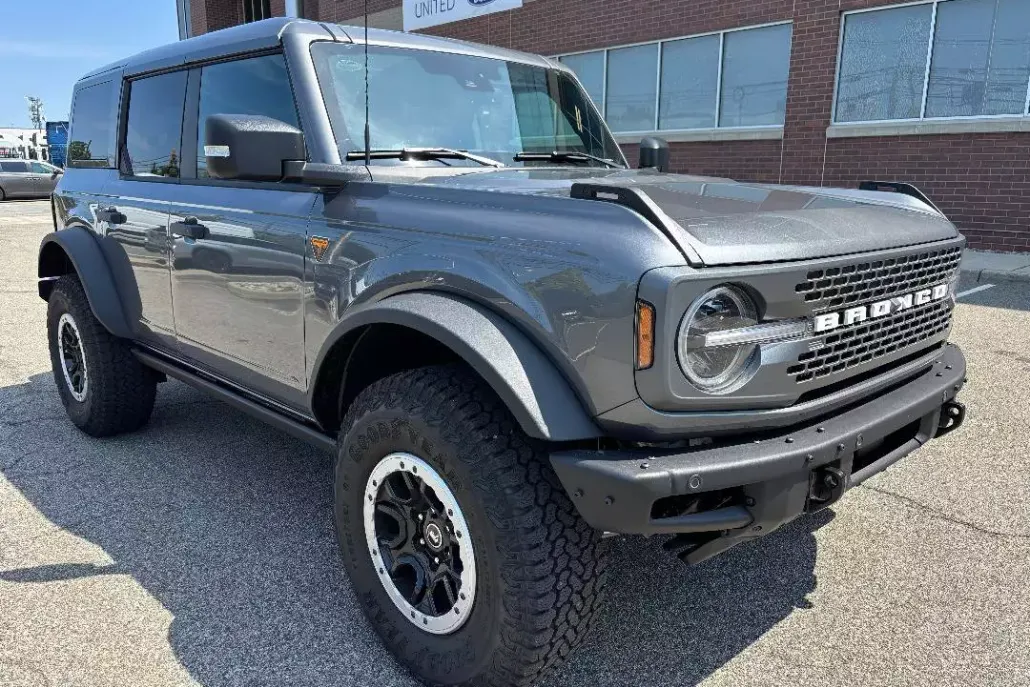 2025 Ford Bronco Badlands photo 1
