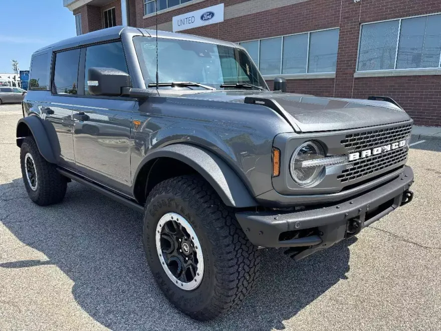 2025 Ford Bronco Badlands photo 1