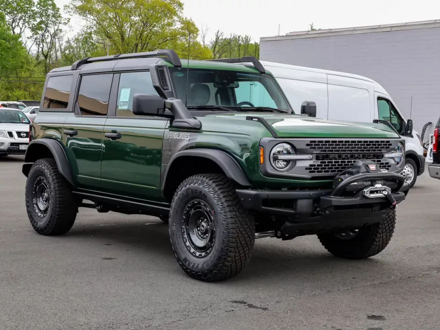 2024 Ford Bronco Everglades photo 1