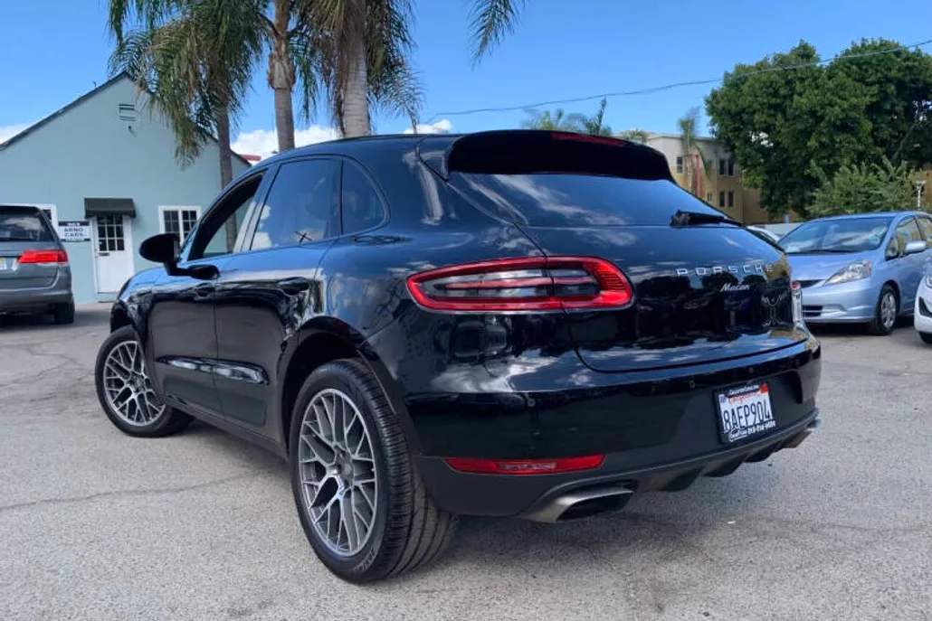 2018 Porsche Macan photo 1