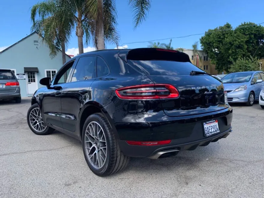 2018 Porsche Macan photo 1