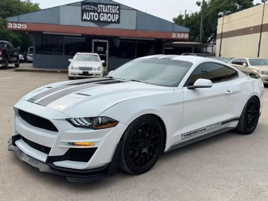2020 Ford Mustang EcoBoost photo 1