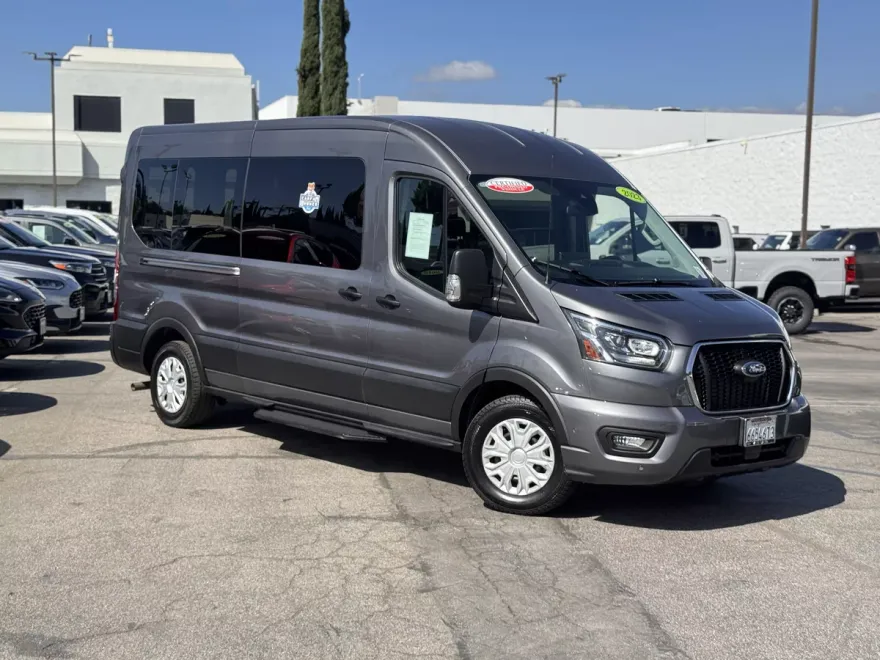 2023 Ford Transit Passenger XLT photo 1