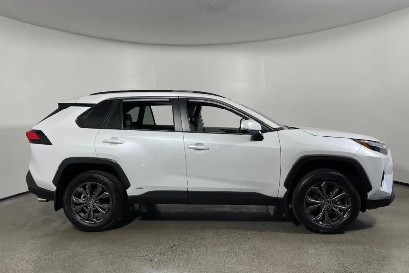 2024 Toyota RAV4 Hybrid XLE Premium photo 1