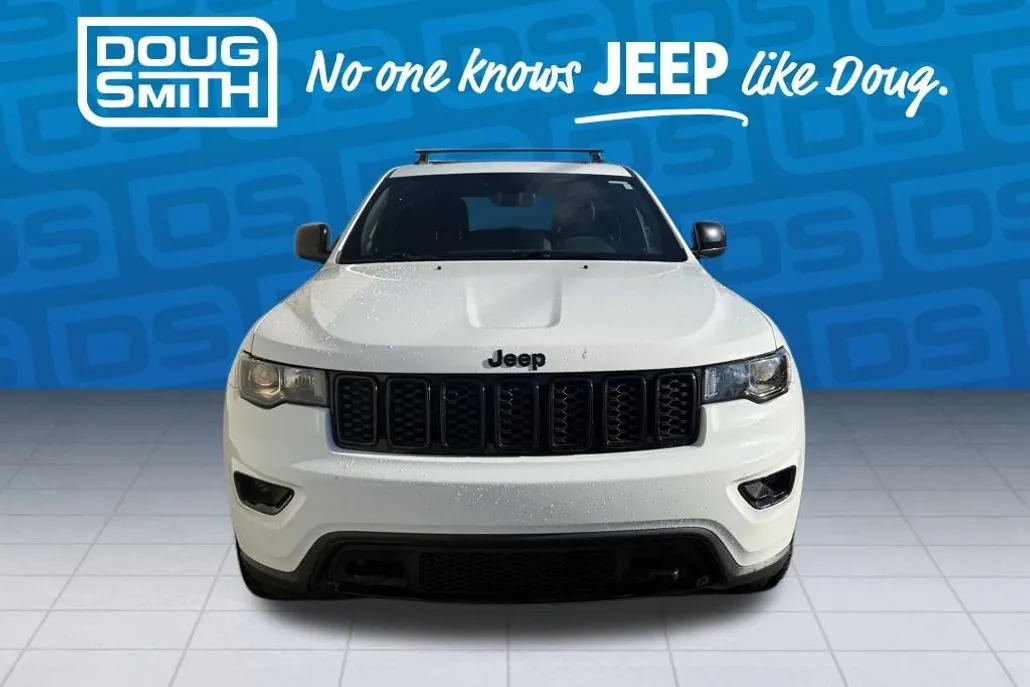 2019 Jeep Grand Cherokee Laredo photo 1