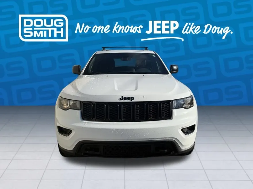 2019 Jeep Grand Cherokee Laredo photo 1