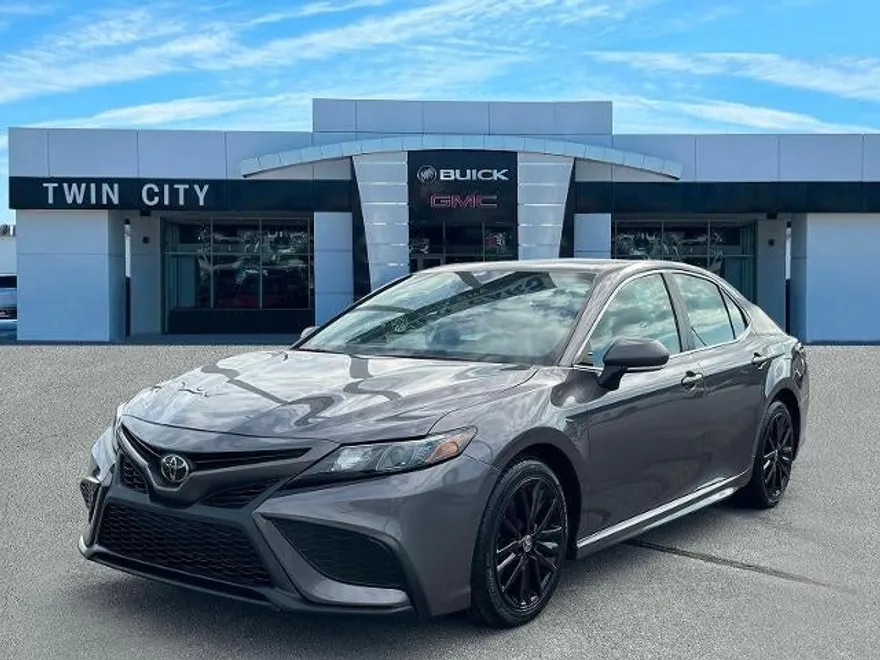 2023 Toyota Camry SE photo 1