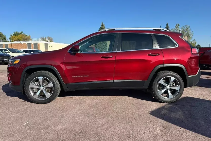 2019 Jeep Cherokee Limited photo 1