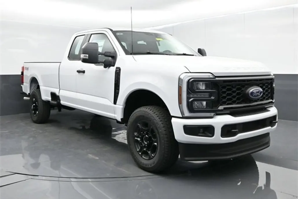 2025 Ford F-350 XL photo 1