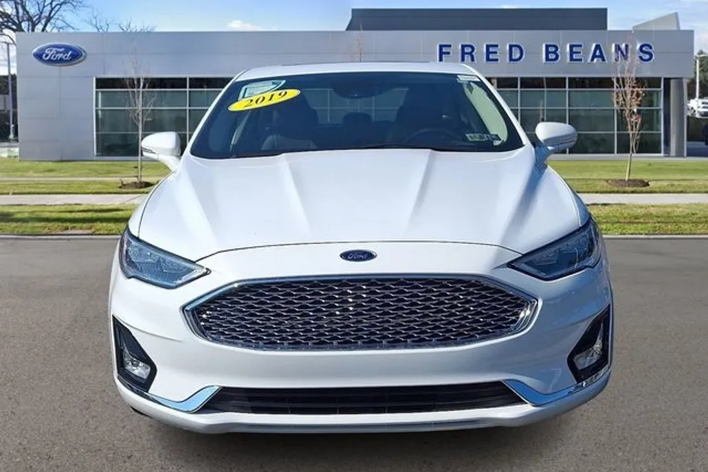 2019 Ford Fusion Energi Titanium photo 1