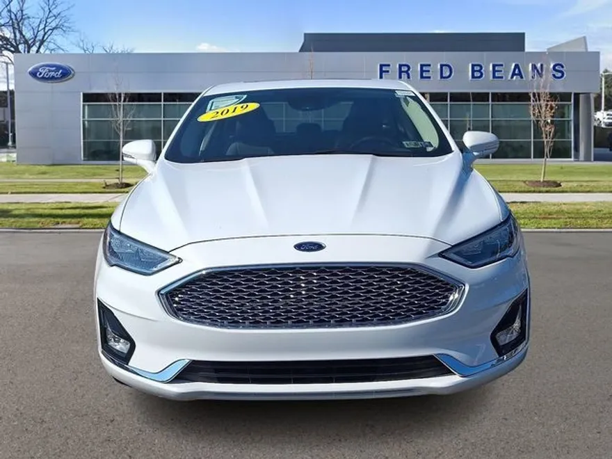 2019 Ford Fusion Energi Titanium photo 1