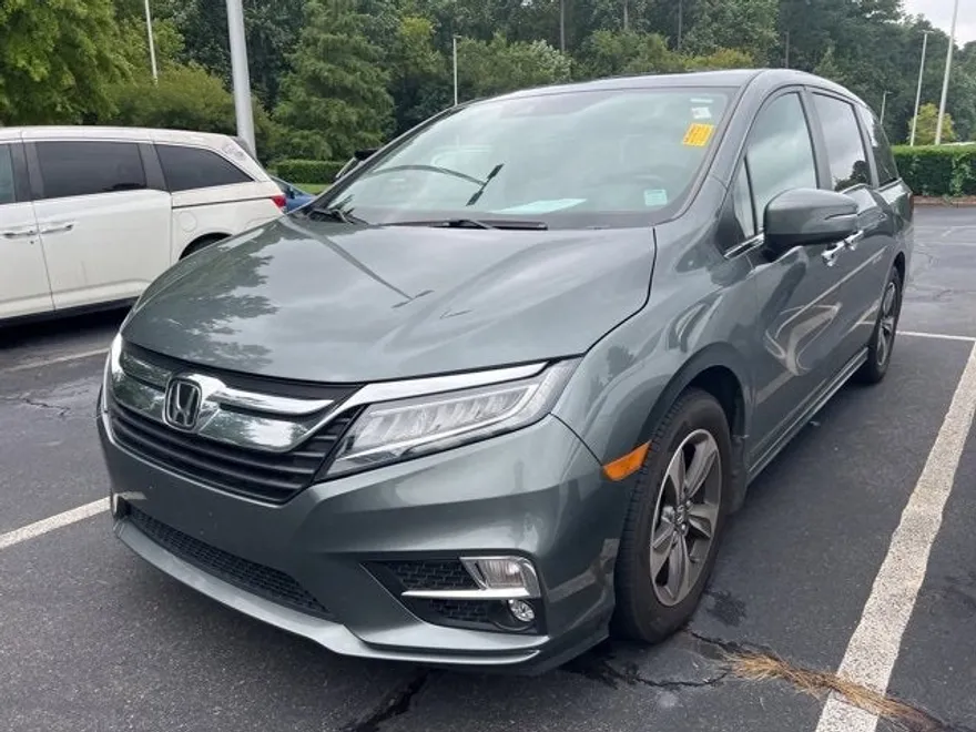 2018 Honda Odyssey Touring photo 1