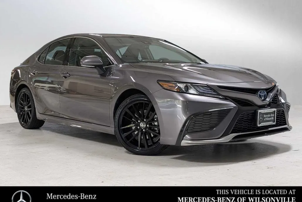 2024 Toyota Camry Hybrid XSE photo 1