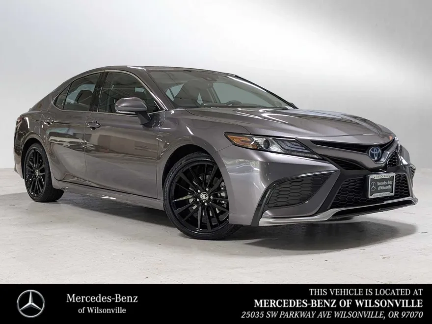 2024 Toyota Camry Hybrid XSE photo 1