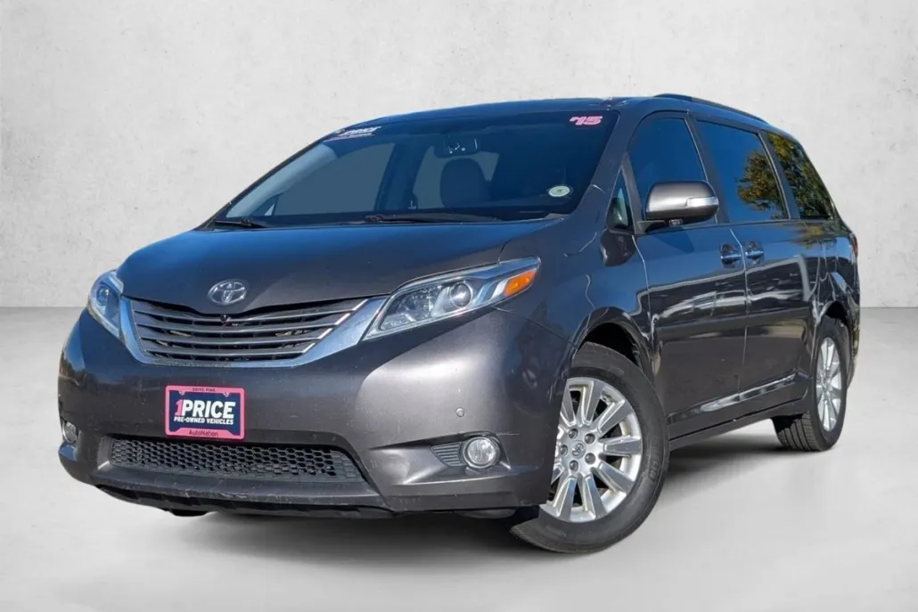 2015 Toyota Sienna Limited photo 1
