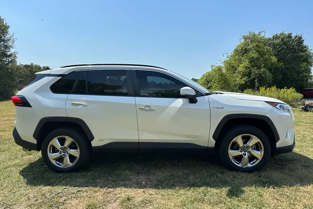 2020 Toyota RAV4 Hybrid Limited photo 1