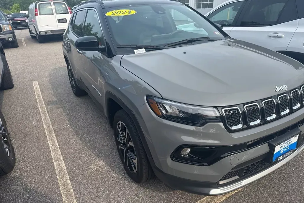 2024 Jeep Compass Limited photo 1